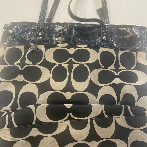 Authentic black and white Coach bag - Picture 3 of 4